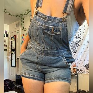 Short overalls